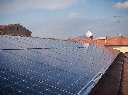 Impianto Fotovoltaico per la Piscina Comunale di Prato